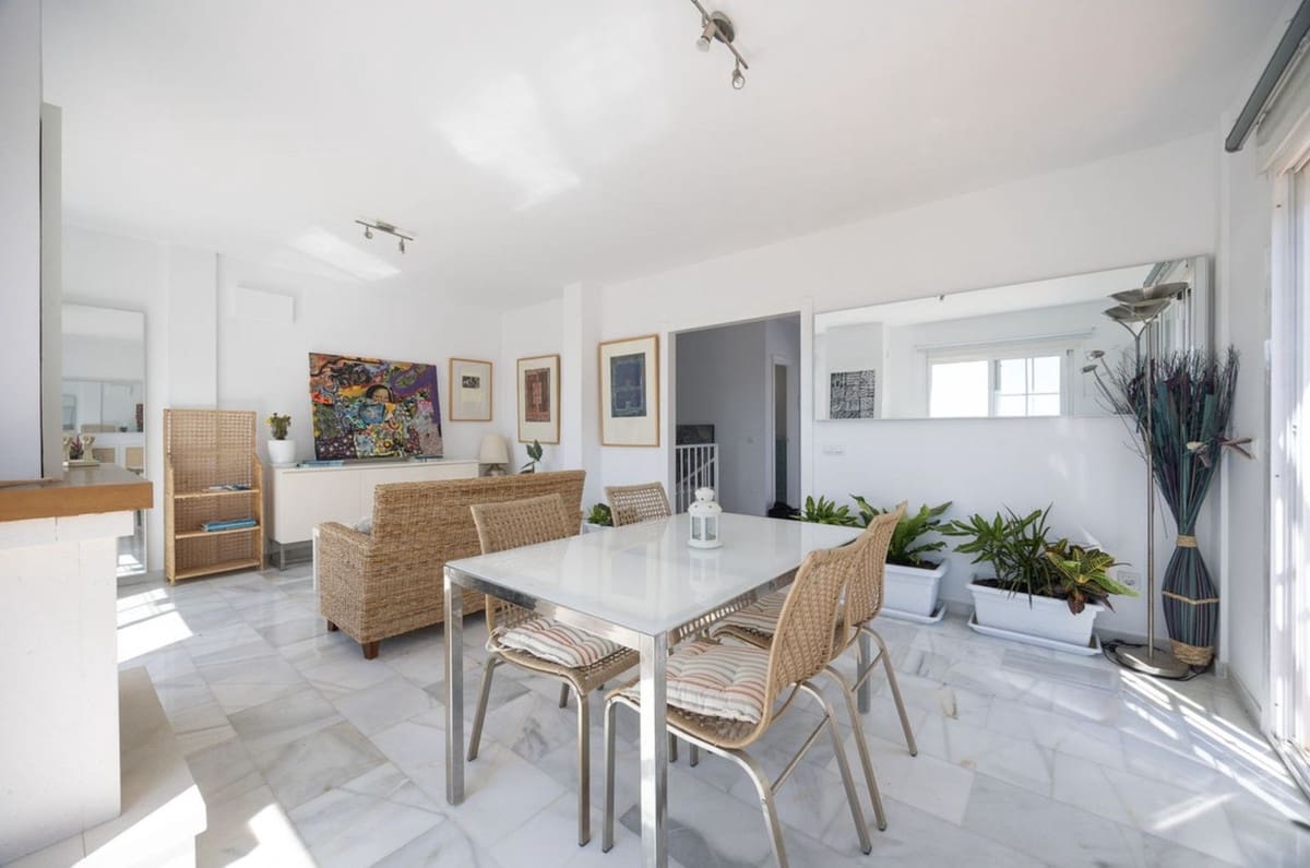 3 bedroom Semi-detached Villa for sale in Frigiliana with pool garage - € 950,000 (Ref: 10163279)
