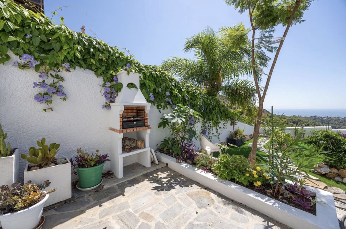 3 bedroom Semi-detached Villa for sale in Frigiliana with pool garage - € 950,000 (Ref: 10163279)