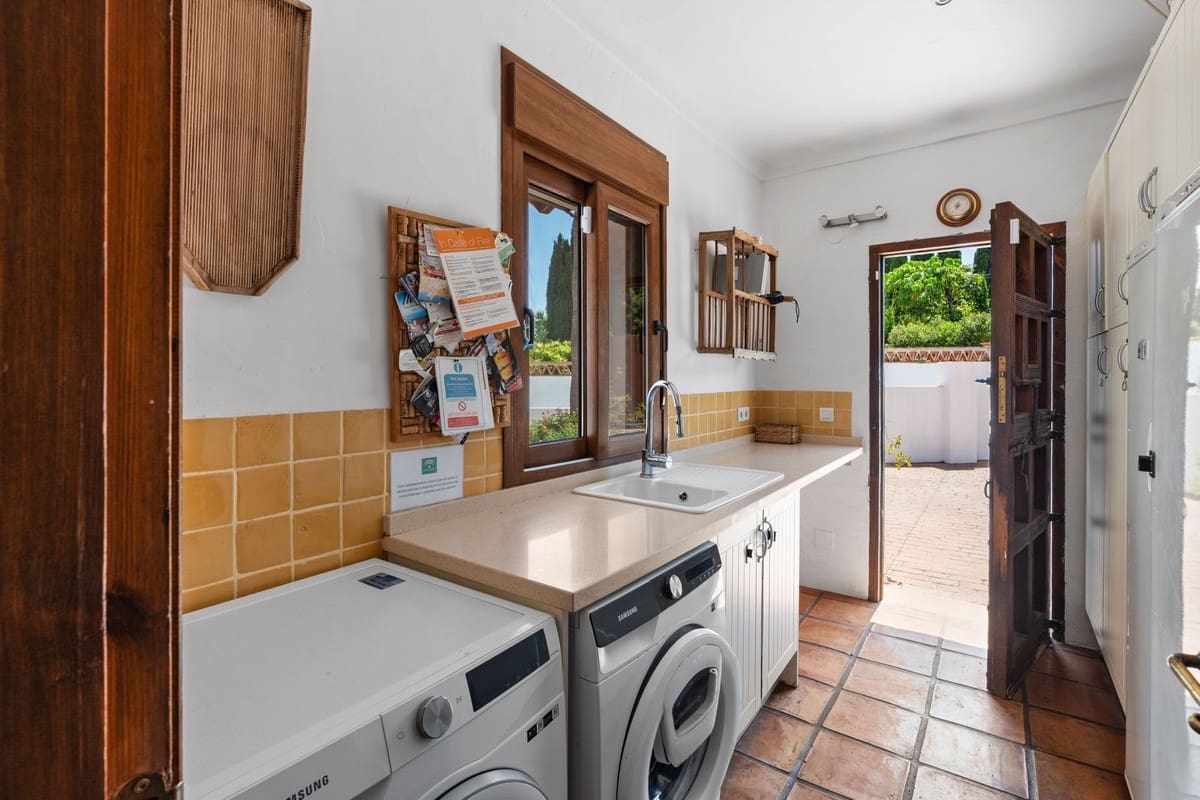 6 sypialnia Willa na sprzedaż w Frigiliana z basenem garażem - 1 950 000 € (Ref: 10170475)