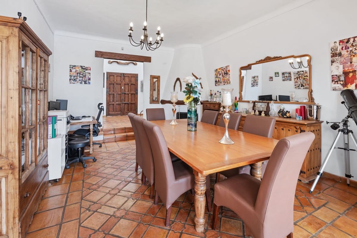 6 sypialnia Willa na sprzedaż w Frigiliana z basenem garażem - 1 950 000 € (Ref: 10170475)
