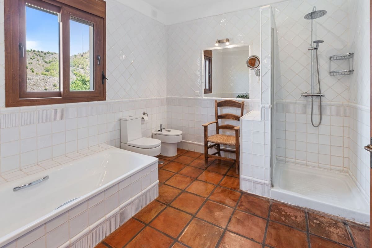 6 sypialnia Willa na sprzedaż w Frigiliana z basenem garażem - 1 950 000 € (Ref: 10170475)