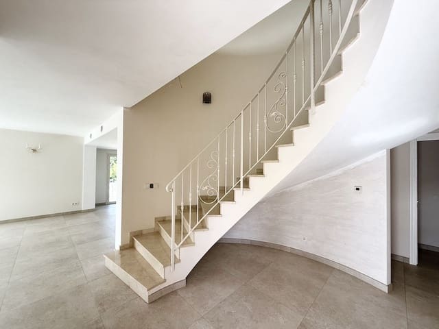 Chalet de 3 habitaciones en Frigiliana en venta con piscina garaje - 995.000 € (Ref: 10172394)