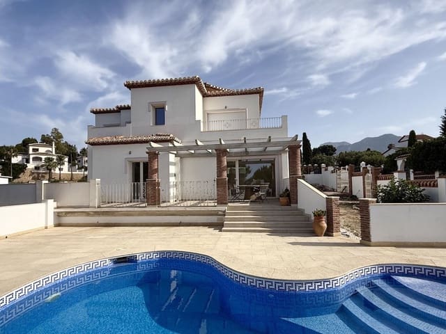 Chalet de 3 habitaciones en Frigiliana en venta con piscina garaje - 995.000 € (Ref: 10172394)