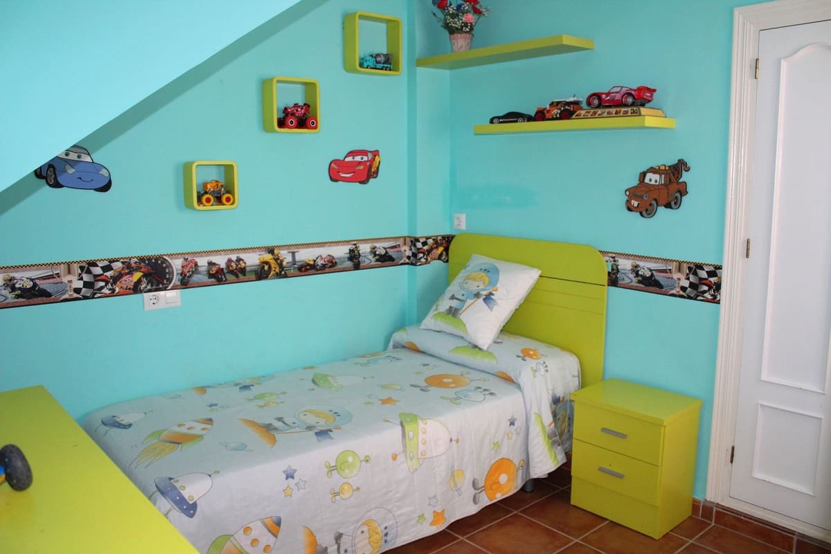 4 slaapkamer Halfvrijstaande villa te koop in Frigiliana met zwembad garage - € 415.000 (Ref: 10175510)