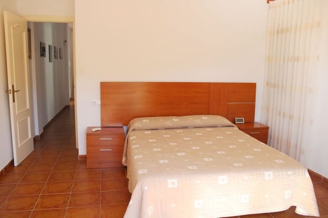 4 slaapkamer Halfvrijstaande villa te koop in Frigiliana met zwembad garage - € 415.000 (Ref: 10175510)