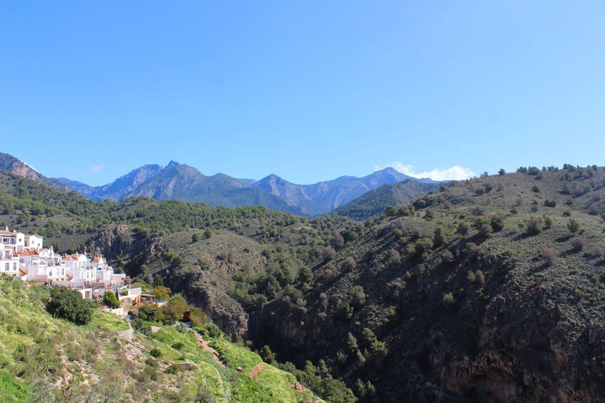 4 slaapkamer Halfvrijstaande villa te koop in Frigiliana met zwembad garage - € 415.000 (Ref: 10175510)