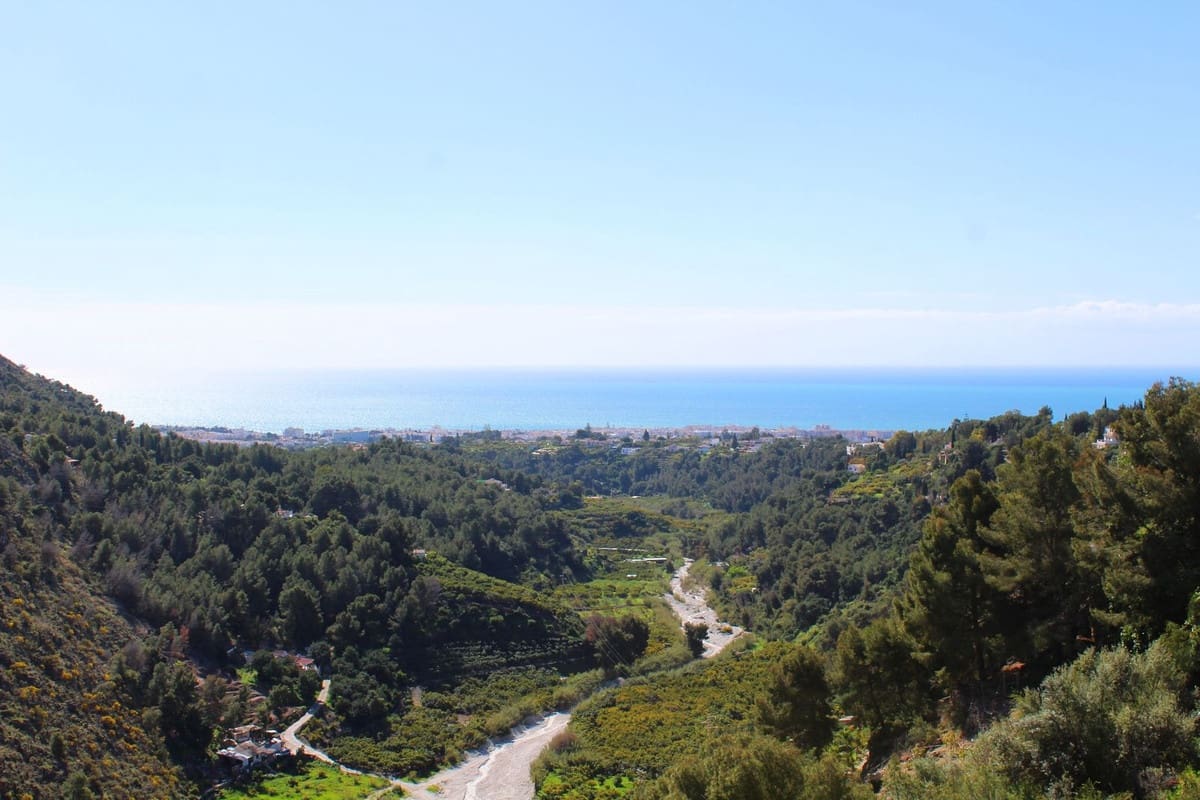 4 slaapkamer Halfvrijstaande villa te koop in Frigiliana met zwembad garage - € 415.000 (Ref: 10175510)