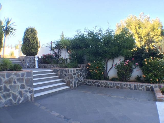 5 sovrum Villa till salu i Frigiliana med pool garage - 1 299 000 € (Ref: 4209237)