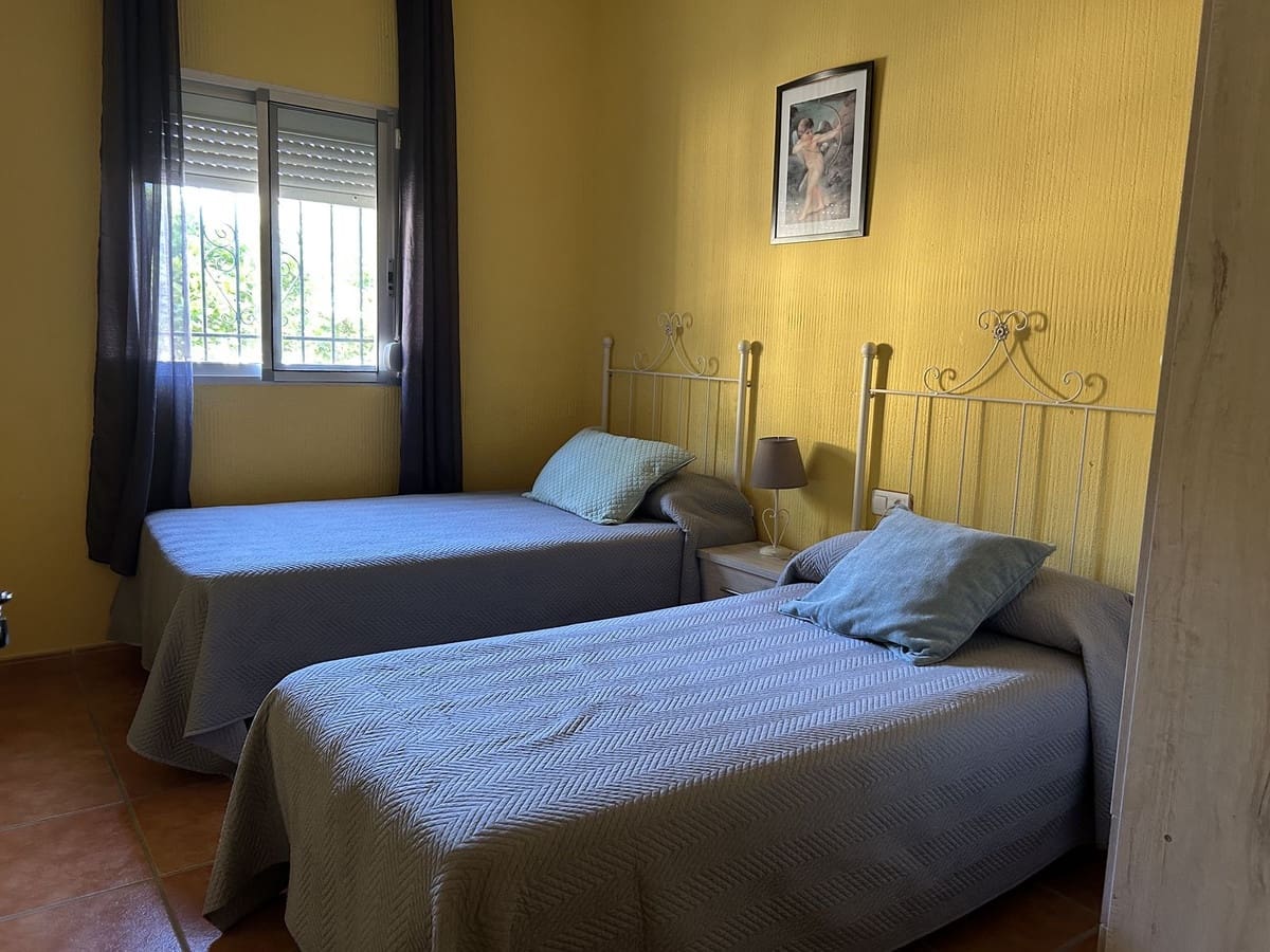 4 soveværelse Villa til salg i Nerja med swimmingpool garage - € 850.000 (Ref: 4229464)