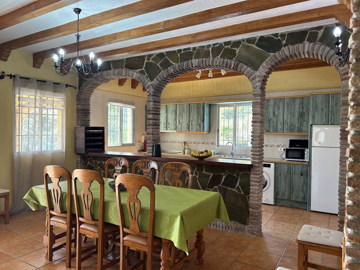 4 soveværelse Villa til salg i Nerja med swimmingpool garage - € 850.000 (Ref: 4229464)