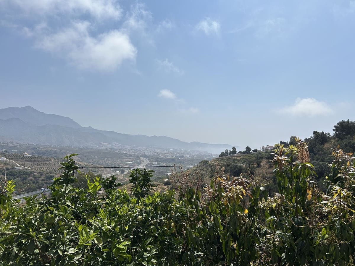 4 soveværelse Villa til salg i Nerja med swimmingpool garage - € 850.000 (Ref: 4229464)