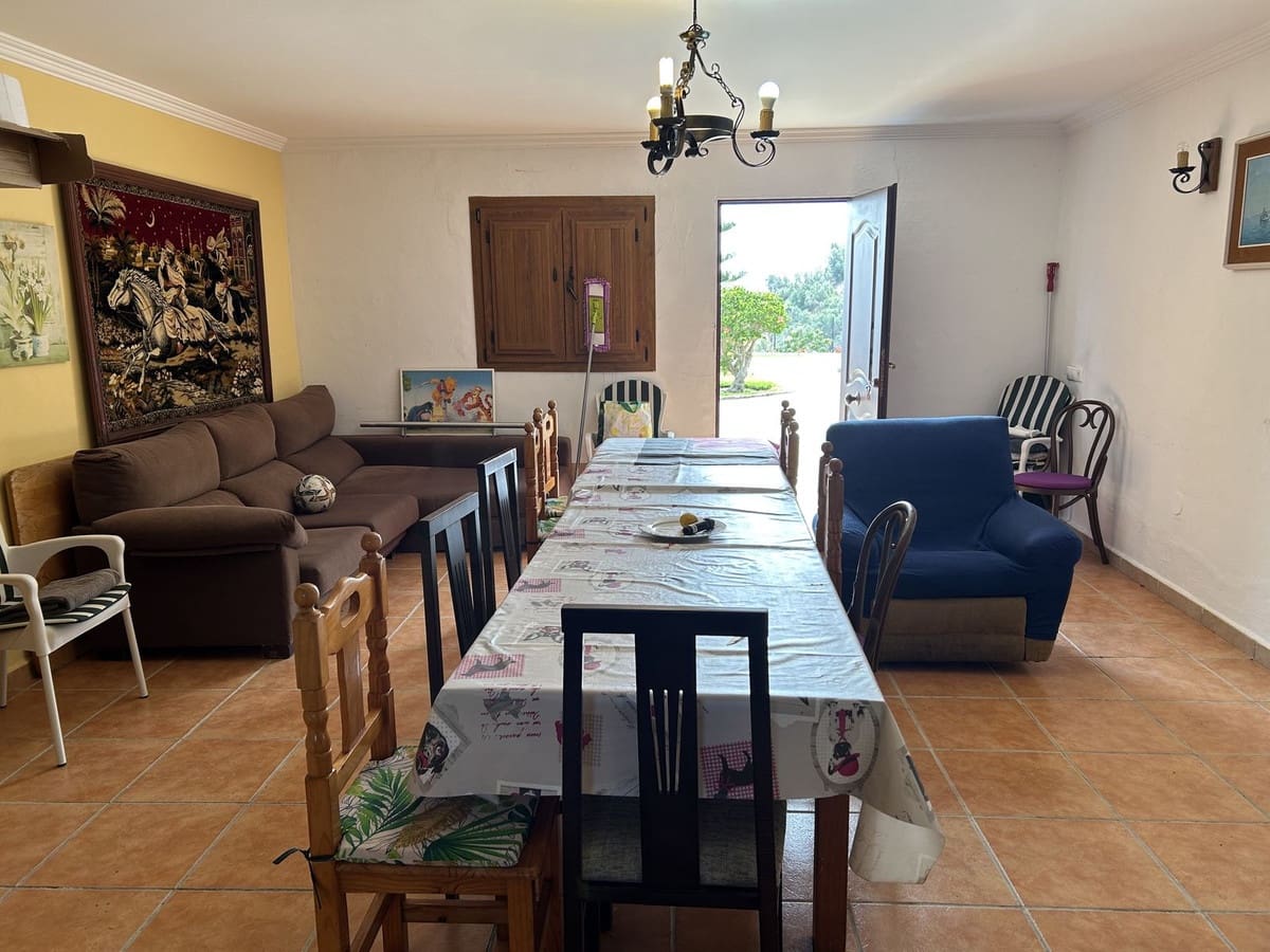 4 soveværelse Villa til salg i Nerja med swimmingpool garage - € 850.000 (Ref: 4229464)