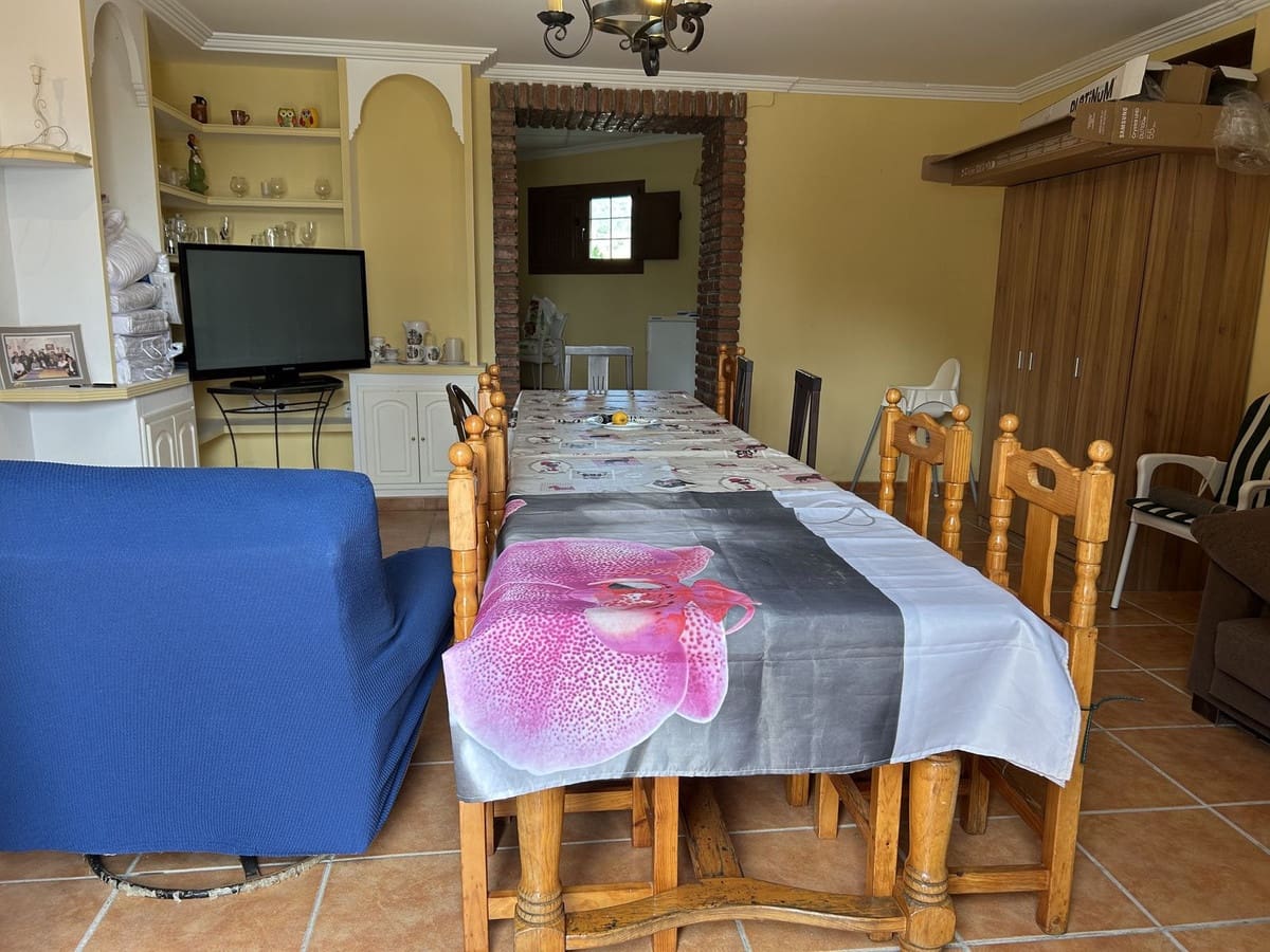 4 bedroom Villa for sale in Nerja with pool garage - € 850,000 (Ref: 4229464)