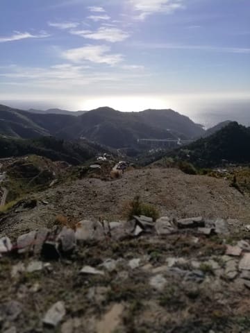 Ubebygd land til salgs i Nerja - € 149 000 (Ref: 4588653)