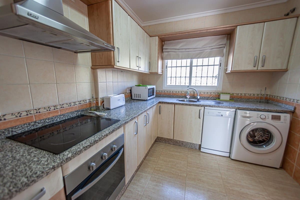 3 sypialnia Dom blizniak na sprzedaż w Frigiliana z basenem garażem - 790 000 € (Ref: 5205483)