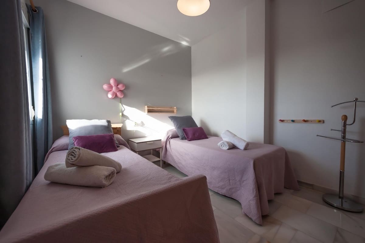 3 soverom Kjedet enebolig til salgs i Frigiliana med svømmebasseng garasje - € 680 000 (Ref: 5205483)