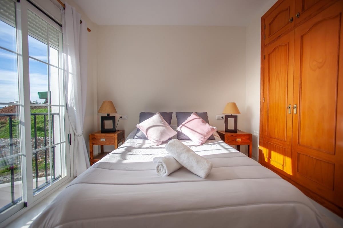 3 soverom Kjedet enebolig til salgs i Frigiliana med svømmebasseng garasje - € 680 000 (Ref: 5205483)