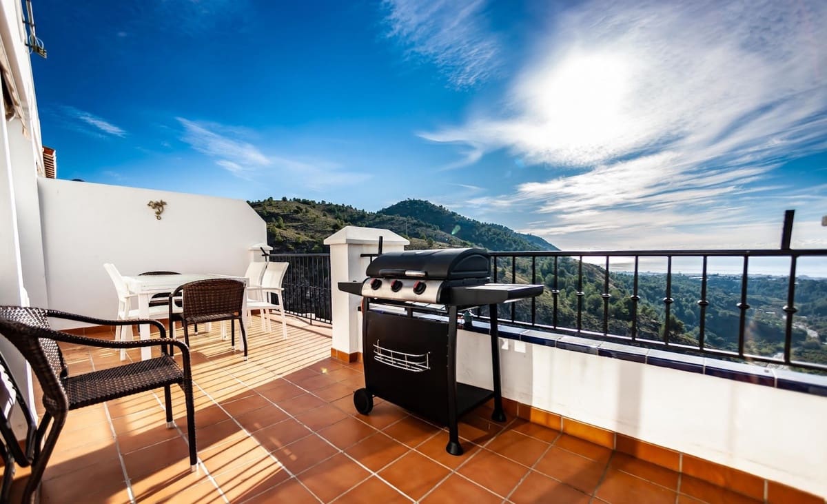 3 bedroom Semi-detached Villa for sale in Frigiliana with pool garage - € 680,000 (Ref: 5205483)