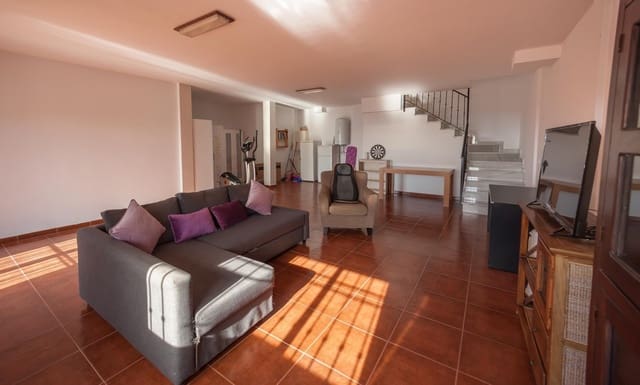 3 bedroom Semi-detached Villa for sale in Frigiliana with pool garage - € 680,000 (Ref: 5205483)
