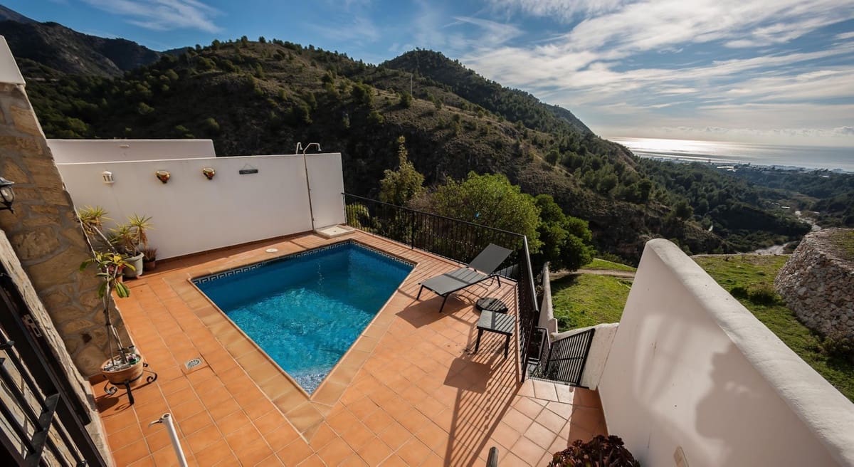 3 slaapkamer Halfvrijstaande villa te koop in Frigiliana met zwembad garage - € 680.000 (Ref: 5205483)