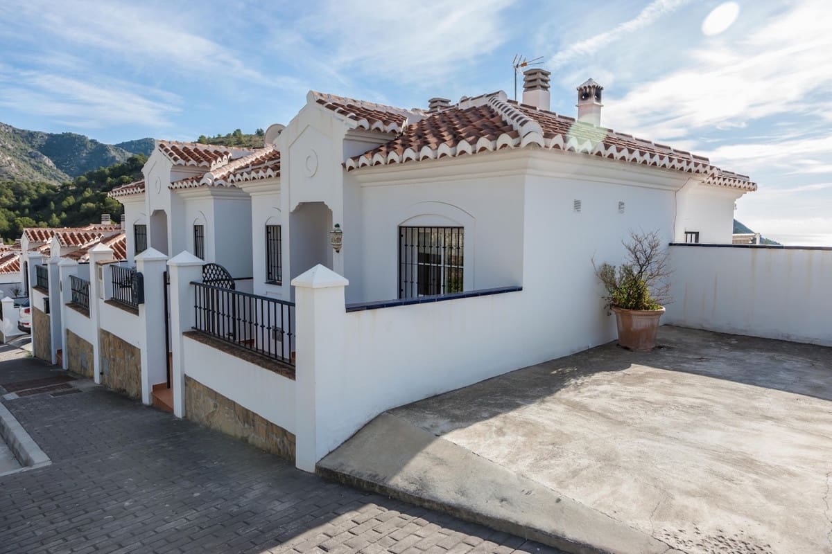 3 slaapkamer Halfvrijstaande villa te koop in Frigiliana met zwembad garage - € 680.000 (Ref: 5205483)