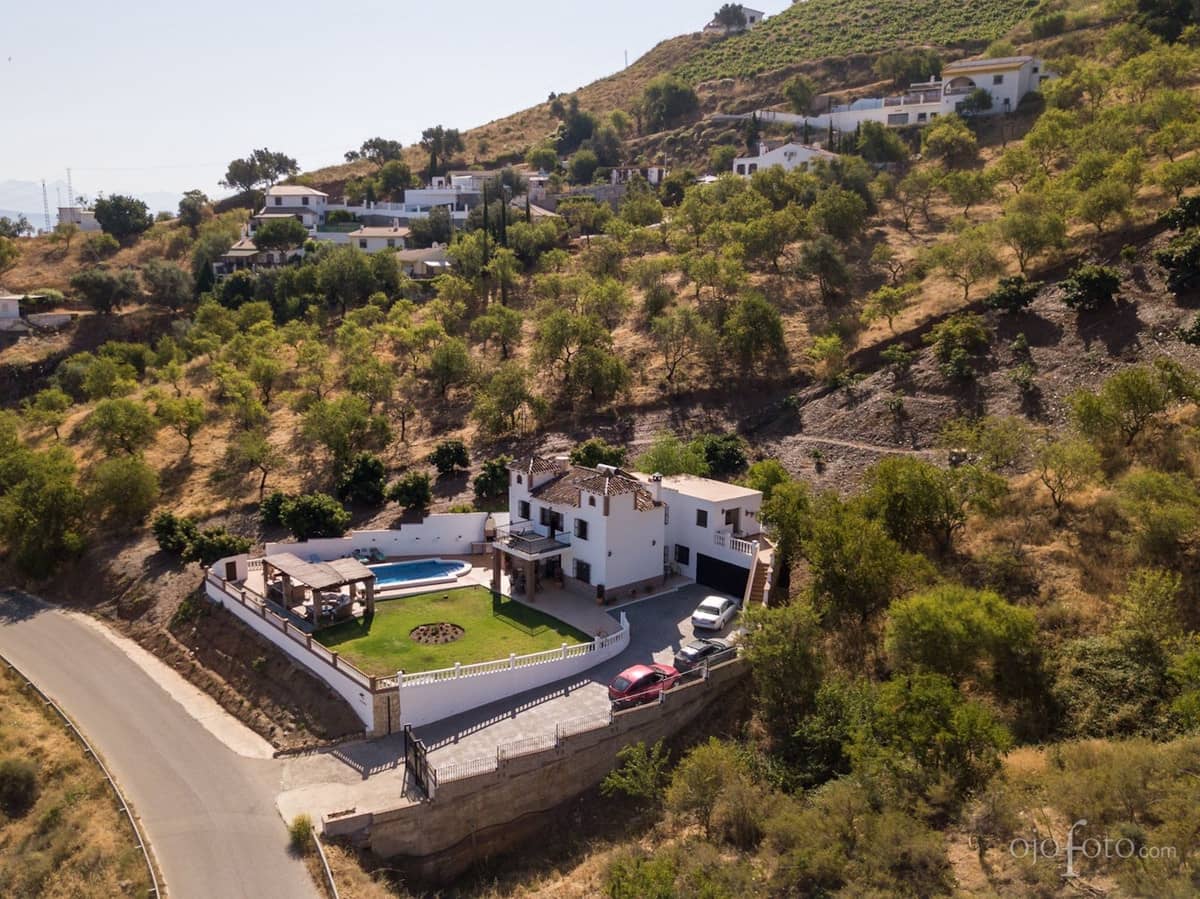 5 sypialnia Hotel na sprzedaż w Iznate z basenem garażem - 545 000 € (Ref: 7225055)