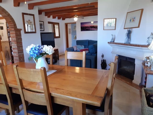 5 bedroom Villa for sale in Iznate with pool garage - € 545,000 (Ref: 7225056)