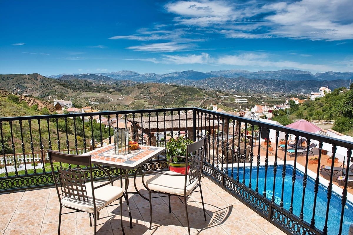 5 quarto Moradia para venda em Iznate com piscina garagem - 545 000 € (Ref: 7225056)