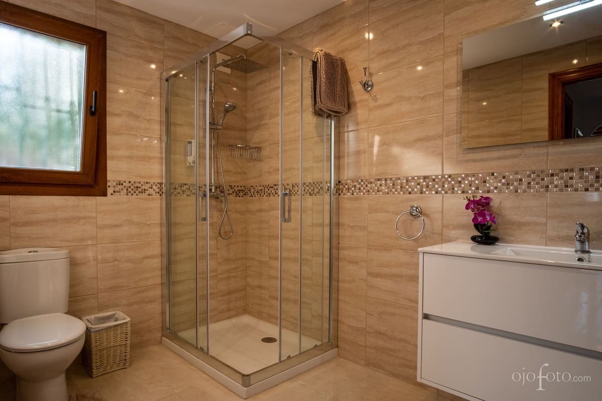 5 quarto Moradia para venda em Iznate com piscina garagem - 545 000 € (Ref: 7225056)