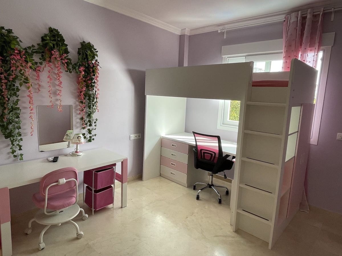 5 bedroom Villa for rent in Torrox-Costa with pool garage - € 2,500 (Ref: 7401098)