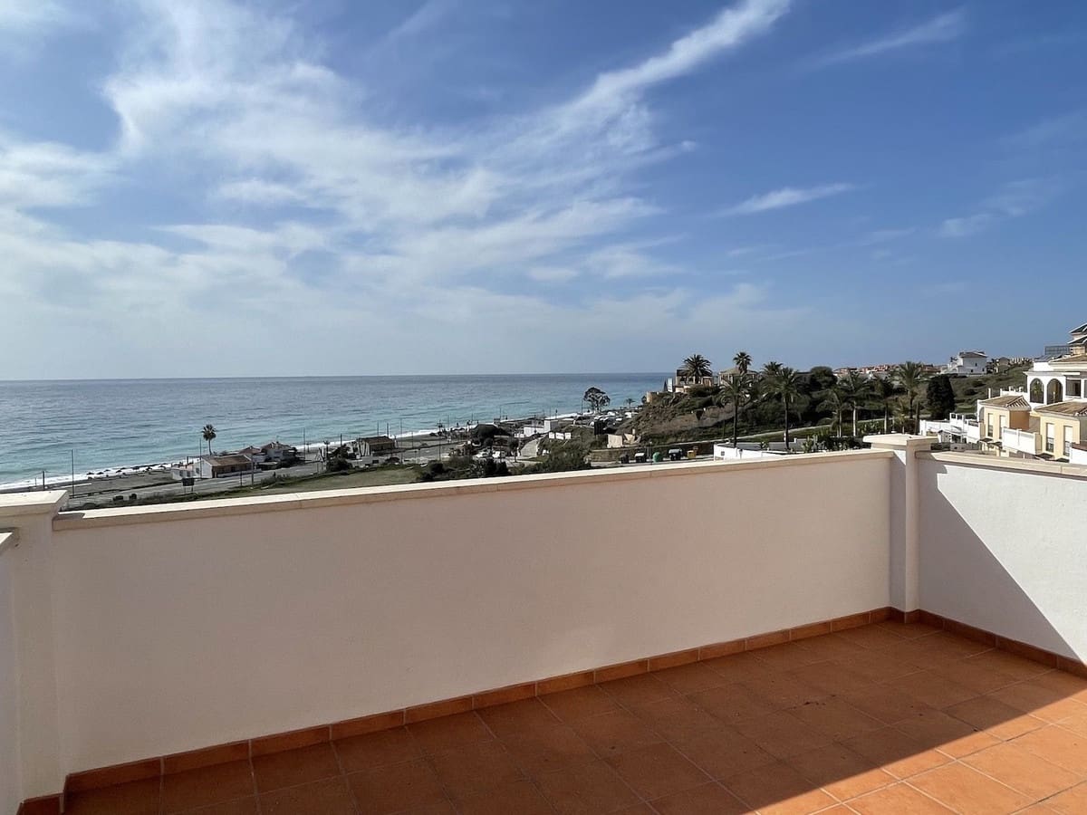 5 bedroom Villa for rent in Torrox-Costa with pool garage - € 2,500 (Ref: 7401098)