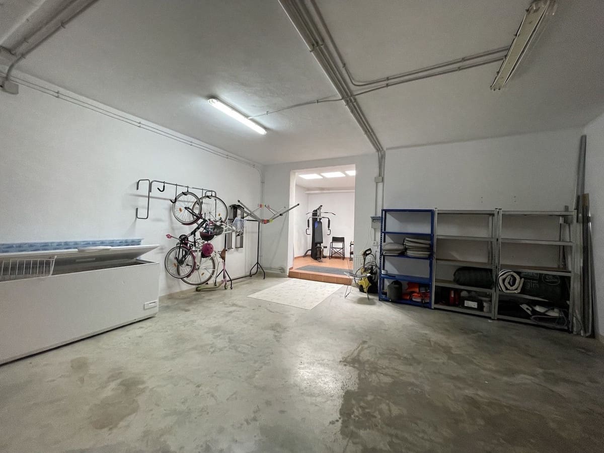 5 bedroom Villa for rent in Torrox-Costa with pool garage - € 2,500 (Ref: 7401098)