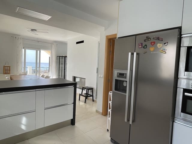 5 soveværelse Villa til leje i Torrox-Costa, Torrox med swimmingpool garage - € 2.500 (Ref: 7401098)