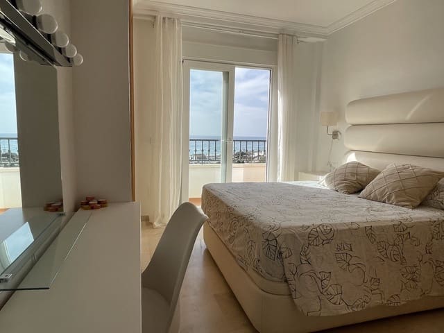 5 soveværelse Villa til leje i Torrox-Costa, Torrox med swimmingpool garage - € 2.500 (Ref: 7401098)