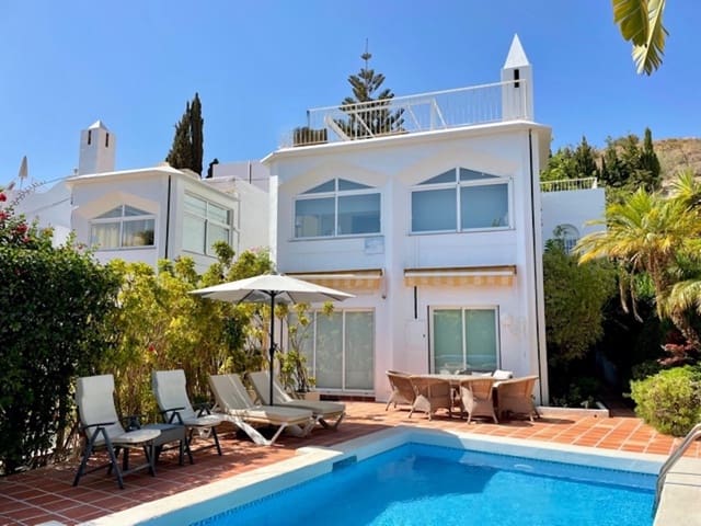 4 slaapkamer Villa te koop in Nerja met zwembad - € 699.000 (Ref: 7458683)