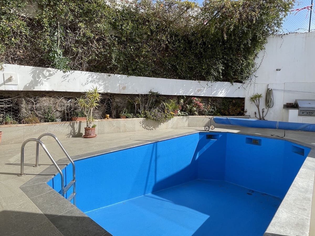 5 sypialnia Willa na sprzedaż w Torrox-Costa z basenem garażem - 650 000 € (Ref: 7627360)