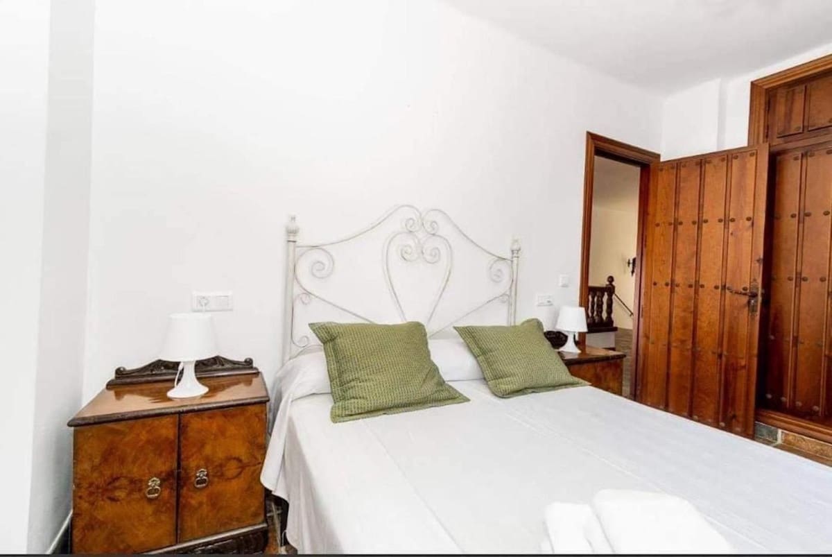 7 soveværelse Villa til salg i Frigiliana med swimmingpool garage - € 1.200.000 (Ref: 8177036)