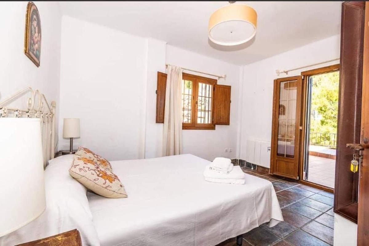 Chalet de 7 habitaciones en Frigiliana en venta con piscina garaje - 1.200.000 € (Ref: 8177036)