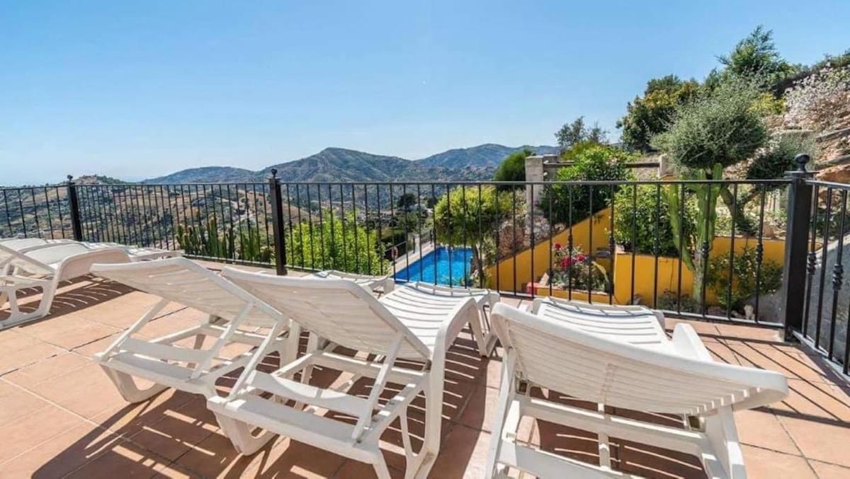 Chalet de 7 habitaciones en Frigiliana en venta con piscina garaje - 1.200.000 € (Ref: 8177036)