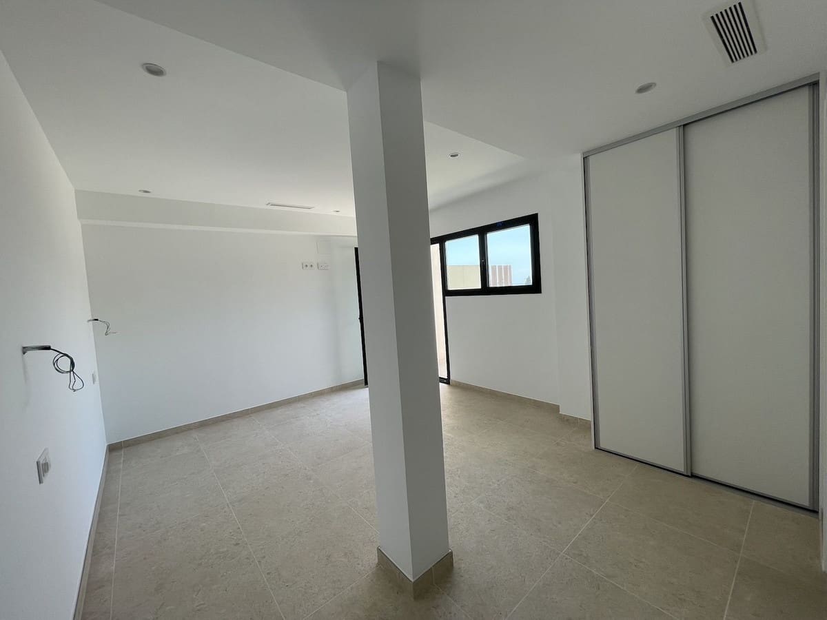 3 soveværelse Byhus til salg i Torrox-Costa med swimmingpool garage - € 565.000 (Ref: 8249994)