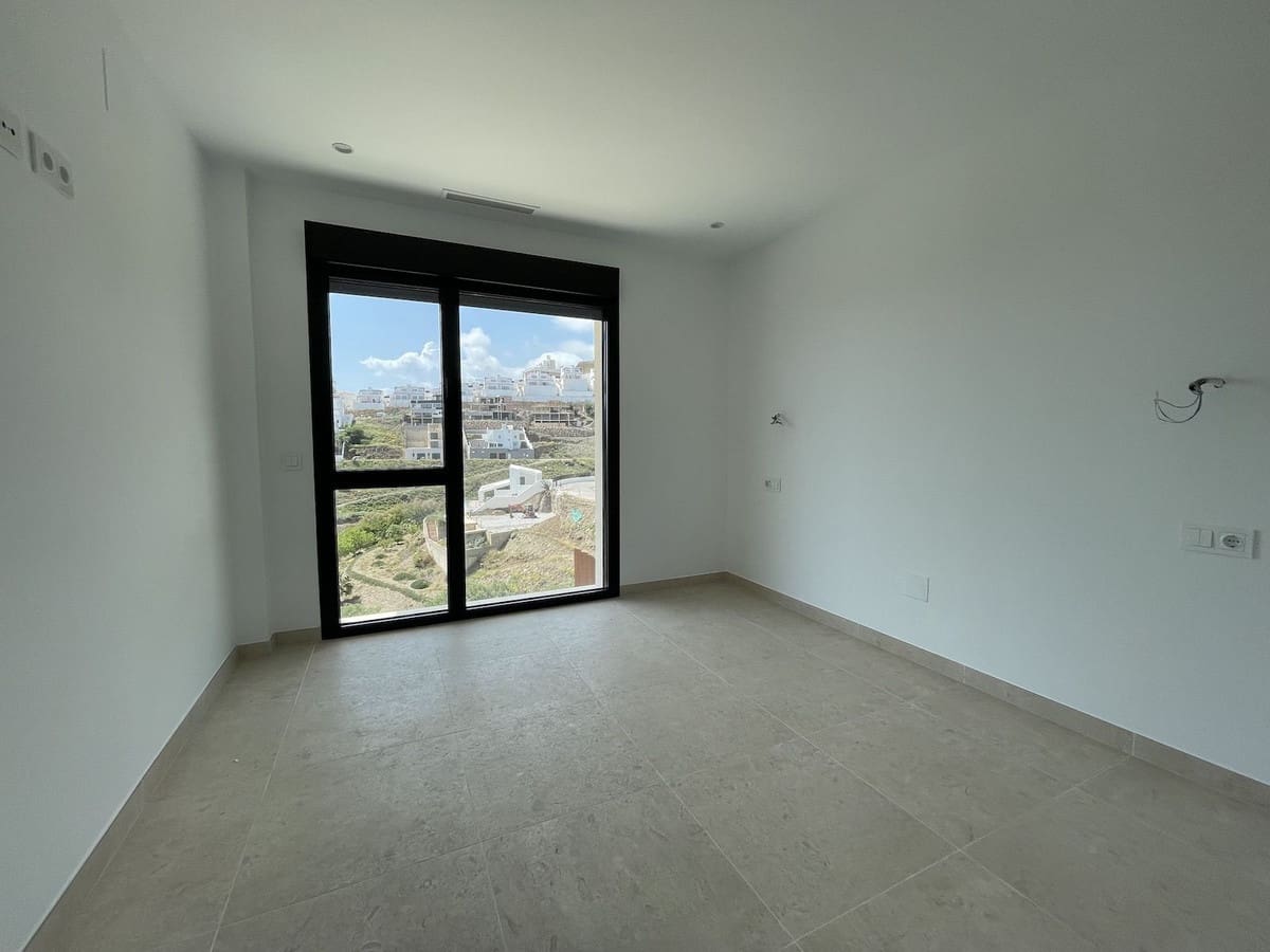 3 soveværelse Byhus til salg i Torrox-Costa med swimmingpool garage - € 565.000 (Ref: 8249994)