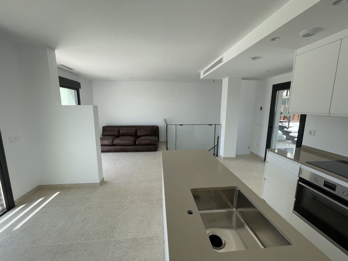 3 soveværelse Byhus til salg i Torrox-Costa med swimmingpool garage - € 565.000 (Ref: 8249994)