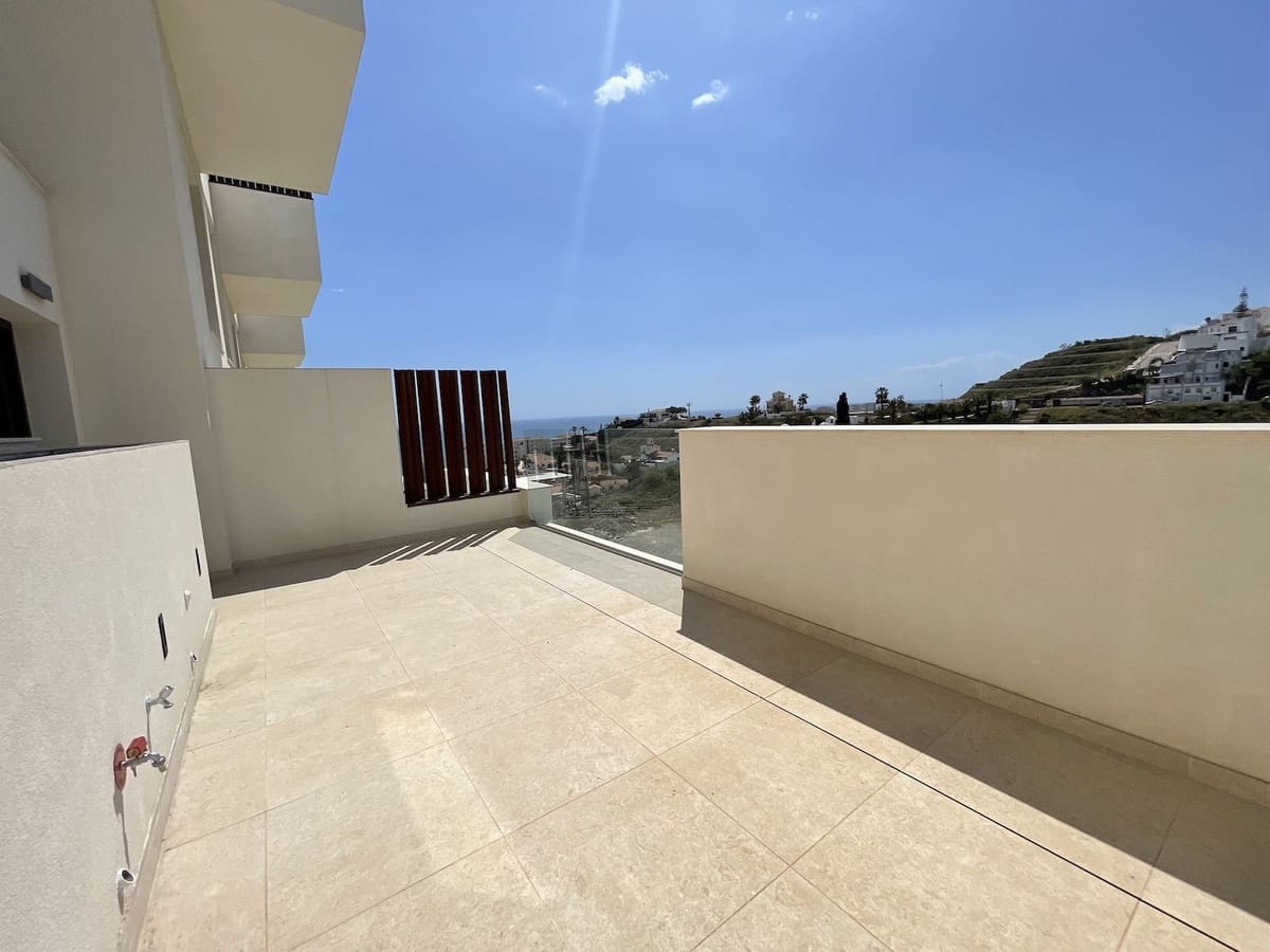 3 soveværelse Byhus til salg i Torrox-Costa med swimmingpool garage - € 565.000 (Ref: 8249994)