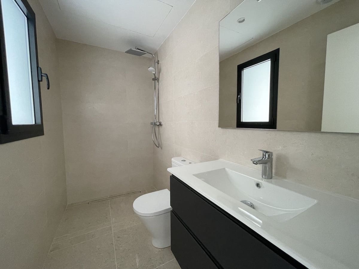 3 soveværelse Byhus til salg i Torrox-Costa med swimmingpool garage - € 565.000 (Ref: 8249994)