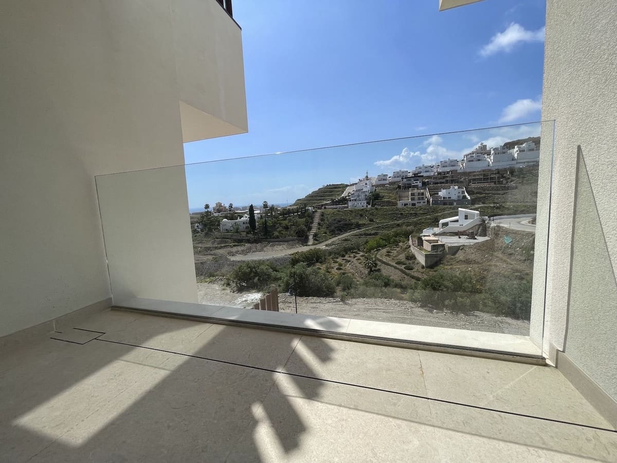 3 soveværelse Byhus til salg i Torrox-Costa med swimmingpool garage - € 565.000 (Ref: 8249994)