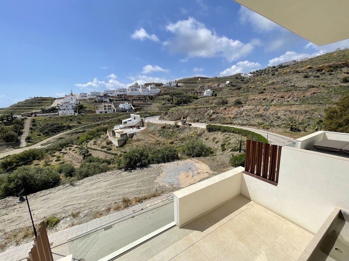 3 soveværelse Byhus til salg i Torrox-Costa med swimmingpool garage - € 565.000 (Ref: 8249994)