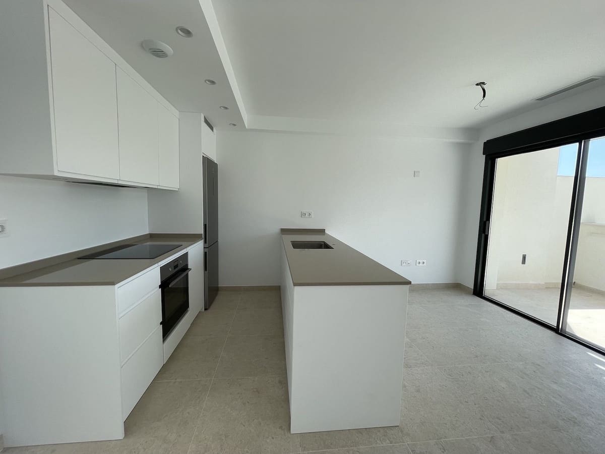 3 makuuhuone Omakotitalo myytävänä paikassa Torrox-Costa mukana uima-altaan 
autotalli - 565 000 € (Ref: 8249994)