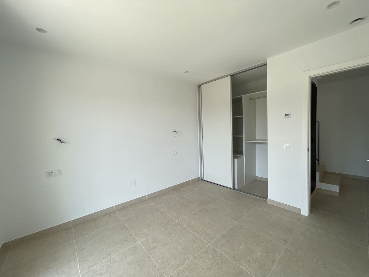 3 makuuhuone Omakotitalo myytävänä paikassa Torrox-Costa mukana uima-altaan 
autotalli - 565 000 € (Ref: 8249994)