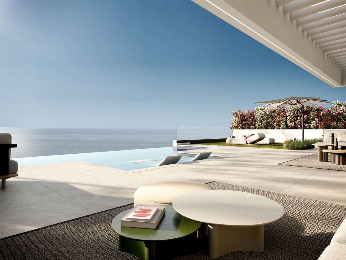 3 bedroom Villa for sale in La Herradura with pool garage - € 1,600,000 (Ref: 8318764)