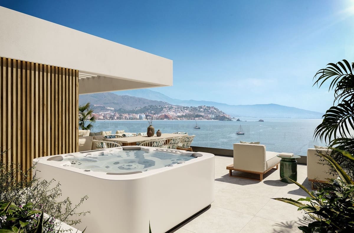 3 bedroom Villa for sale in La Herradura with pool garage - € 1,600,000 (Ref: 8318764)